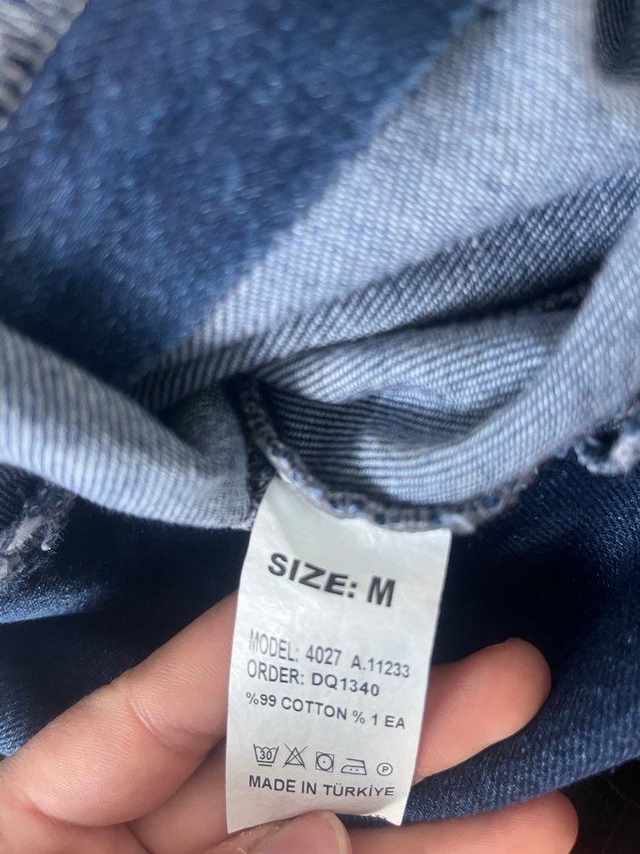 Yırtmaçlı kot elbise - Görsel 4