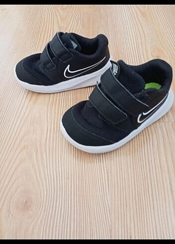 22 Beden siyah Renk 22 numara Nike orjinal