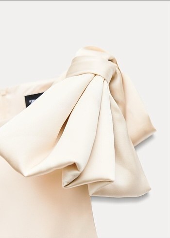 Zara fiyonk detay bluz - Görsel 3