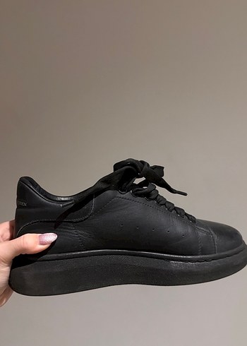 Alexander McQueen 40