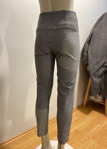 Düzenli Kesim Beyaz Kareli Kumaş Pantolon - Görsel 2