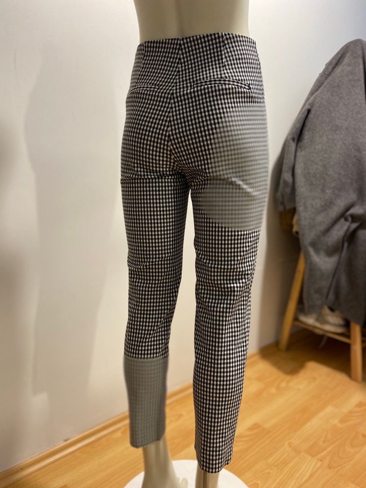 Düzenli Kesim Beyaz Kareli Kumaş Pantolon - Görsel 2