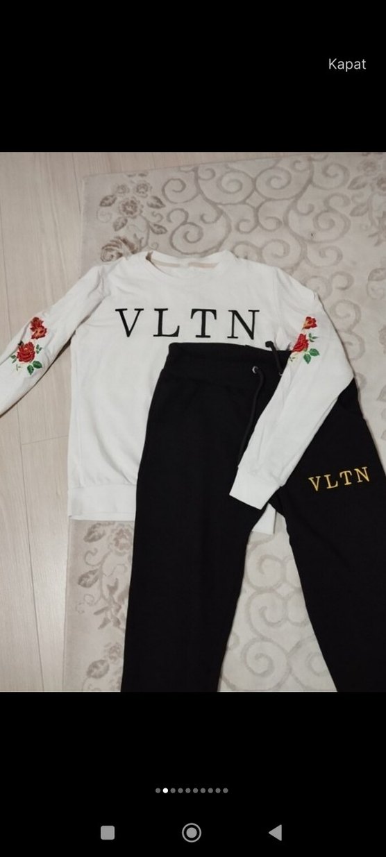 Baskılı Sweatshirt ve Siyah Eşofman - Görsel 2