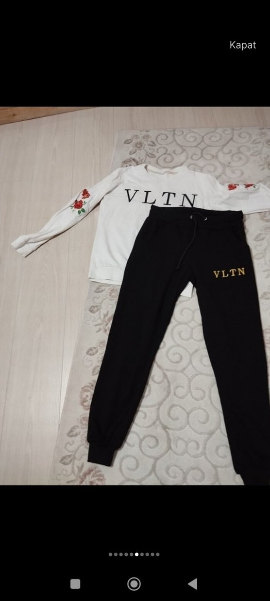 Baskılı Sweatshirt ve Siyah Eşofman - Görsel 5