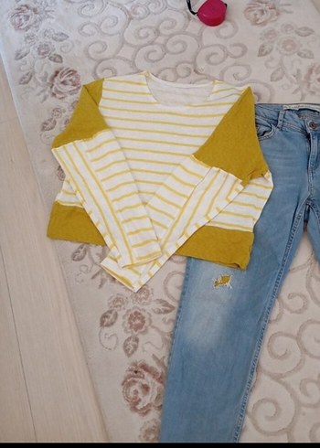 LC Waikiki Sarı Çizgili Triko ve Açık Mavi Bol Kesim Kot