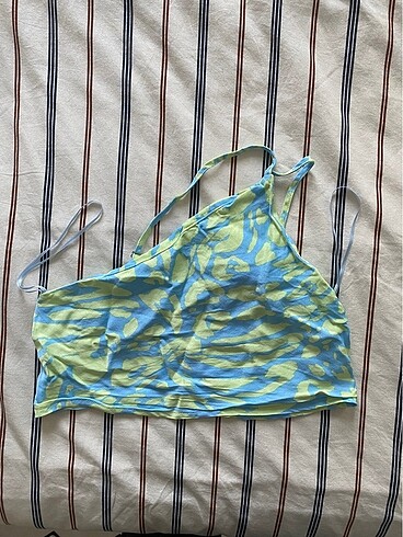 Bershka crop ust