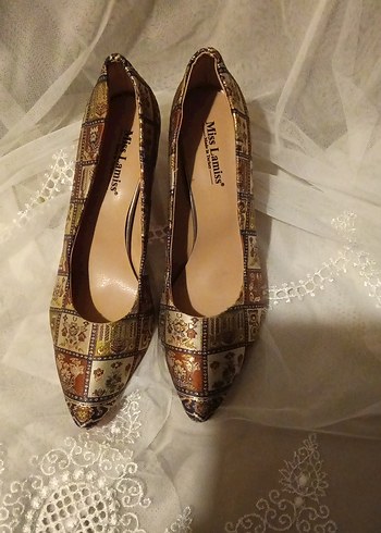 Altın Renkli Desenli Kadın Topuklu Ayakkabı - Görsel 4