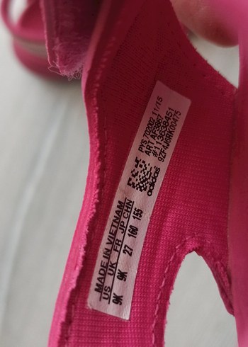 27 Beden Adidas Kız Çocuk Pembe sandalet