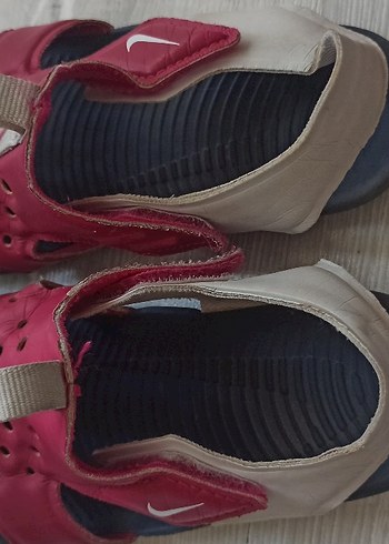 26 Beden Nike kız çocuk sandalet