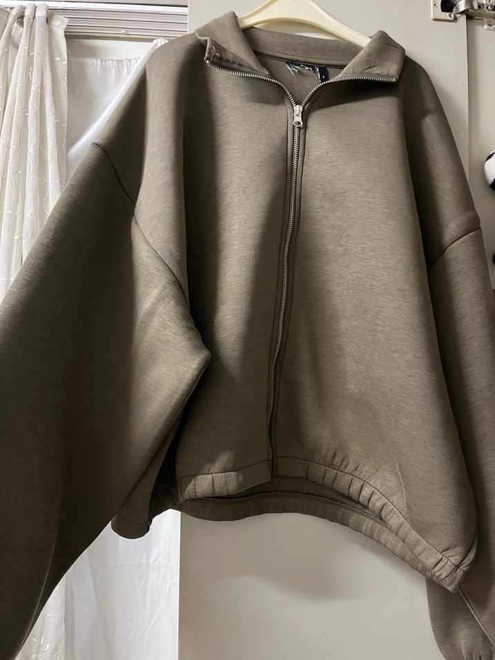 Haki Yüksek Yakalı Fermuarlı Sweatshirt - Görsel 2