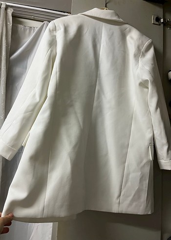 Kadın Beyaz Düğmeli Midi Blazer - Görsel 4