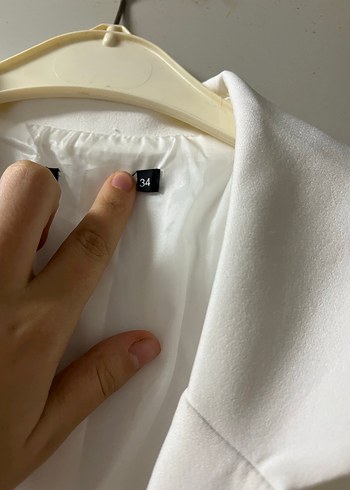 Kadın Beyaz Düğmeli Midi Blazer - Görsel 3