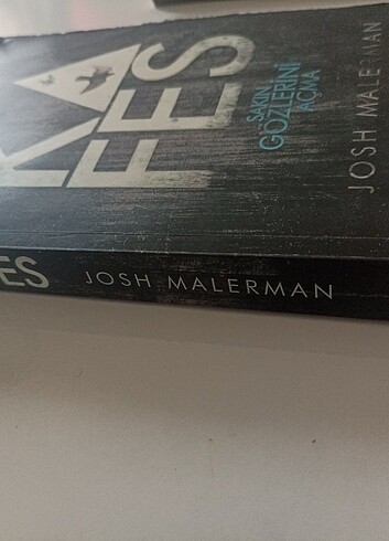  Kafes Josh MALERMAN 