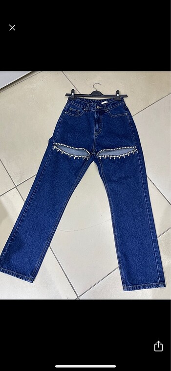 Trendyolmilla taş detaylı jeans