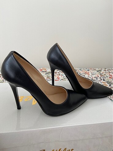 Siyah stiletto