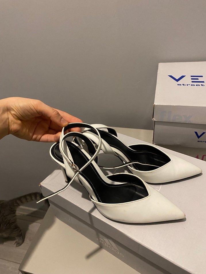 Beyaz Stiletto Topuklu Kadın Abiye Ayakkabı - Görsel 4