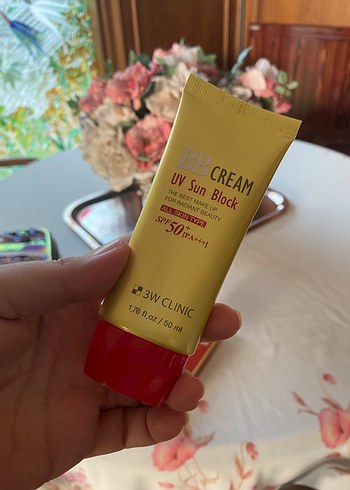 3W Clinic UV Sun Block BB Cream SPF50 - Görsel 3