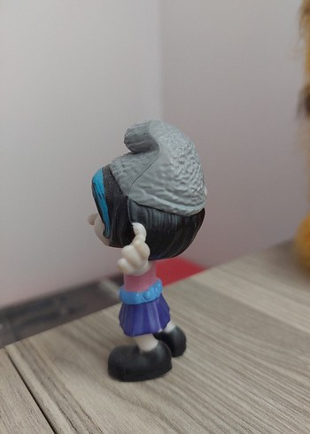 Beden Renkli Gri Şapkalı Figür