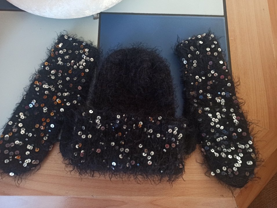 Siyah Pul İşlemeli Kadın Eldiveni - Görsel 2