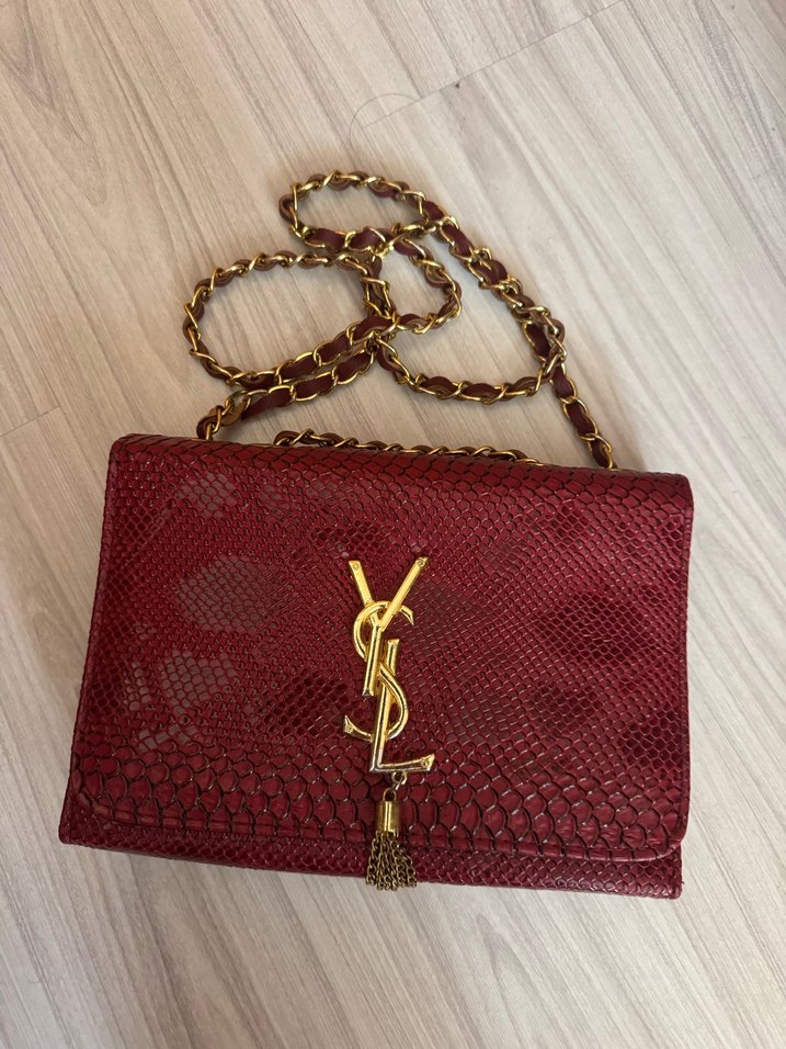 Bordo Yılan Derisi Desenli Zincir Detaylı Çanta - Görsel 2
