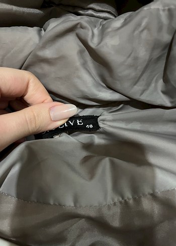 Gri Uzun Kürklü Kadın Şişme Yelek - Görsel 2