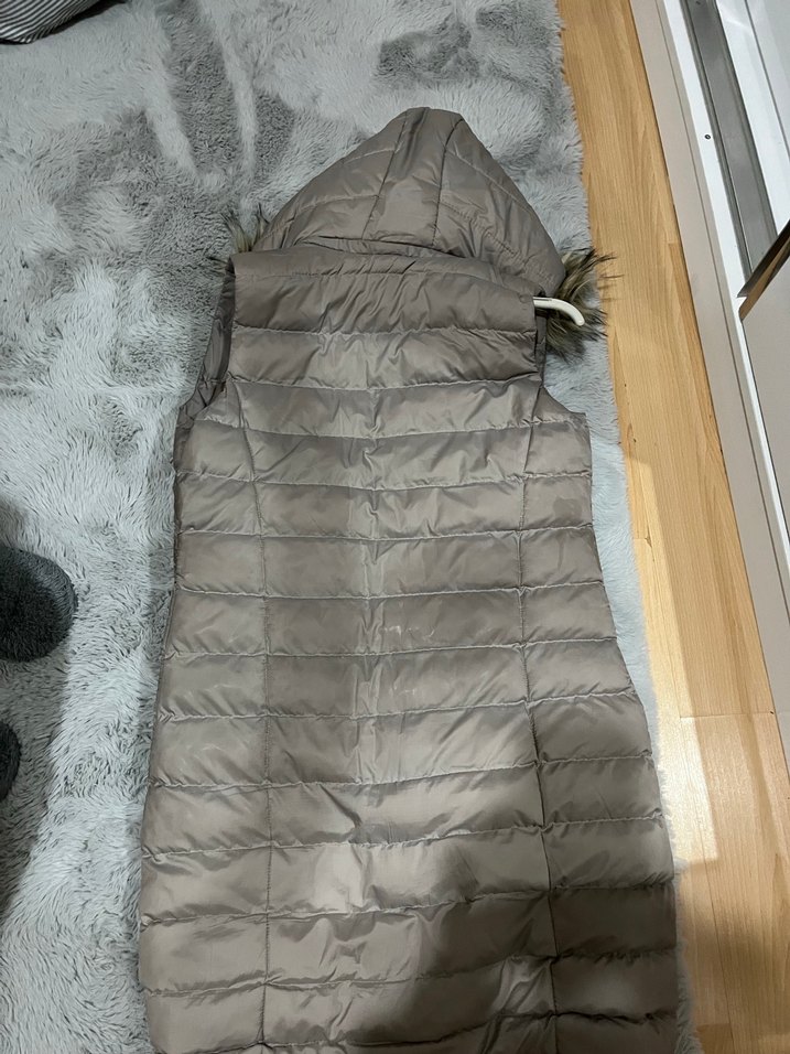 Gri Uzun Kürklü Kadın Şişme Yelek - Görsel 5