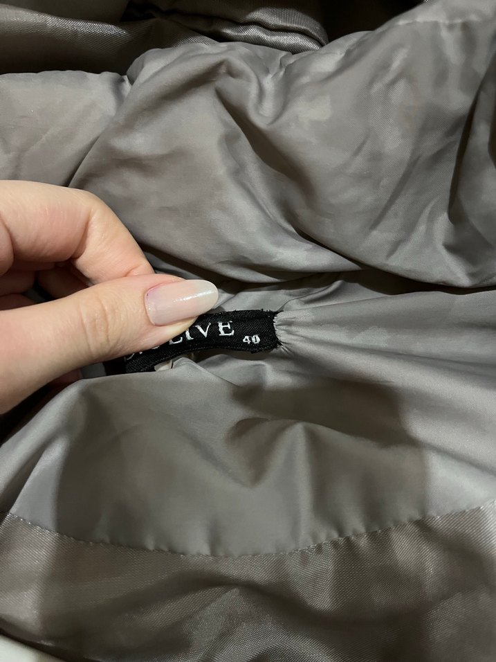 Gri Uzun Kürklü Kadın Şişme Yelek - Görsel 2