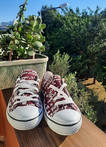 38 Beden Keten converse tarzı bordo, yazılı kadın ayakkabı.
