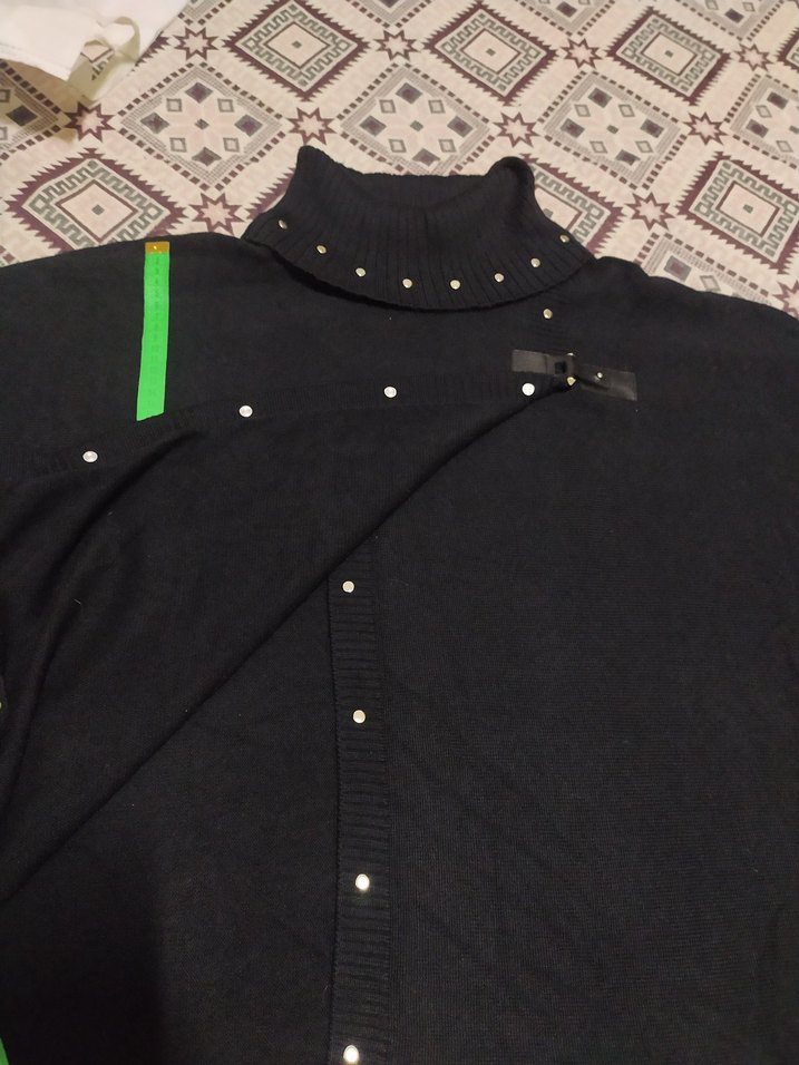 Düğmeli Siyah Boğazlı Kadın Triko - Görsel 4