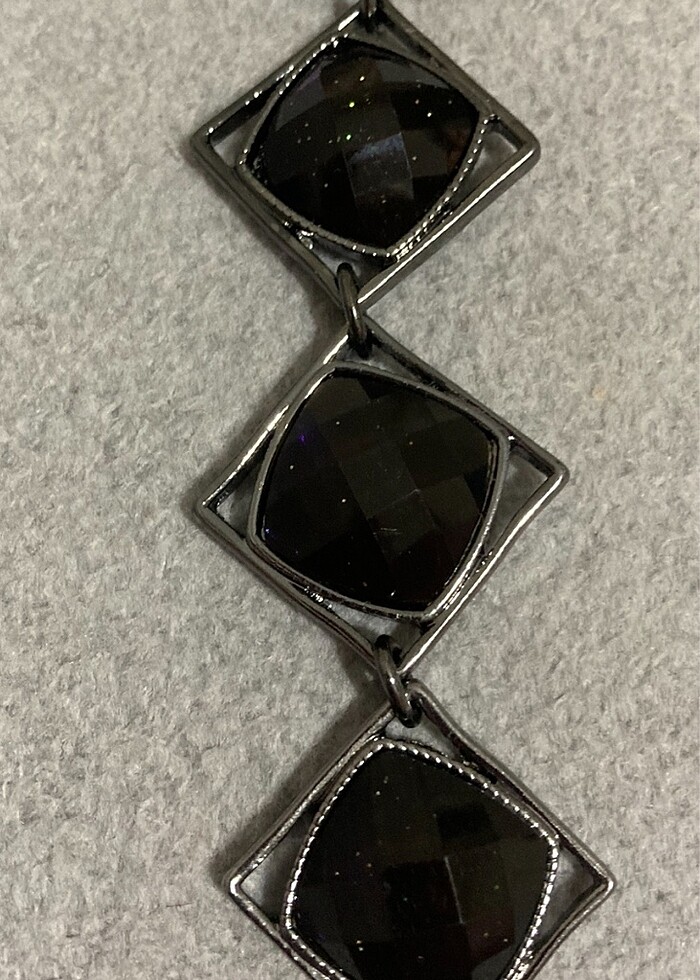 Avon taşlı kolye sıfır ürün - Görsel 2