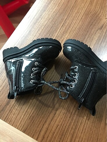 21 Beden siyah Renk LC Vaikiki 21 Numara Bebek Kışlık Yağmur Botu İçi yün astarlı