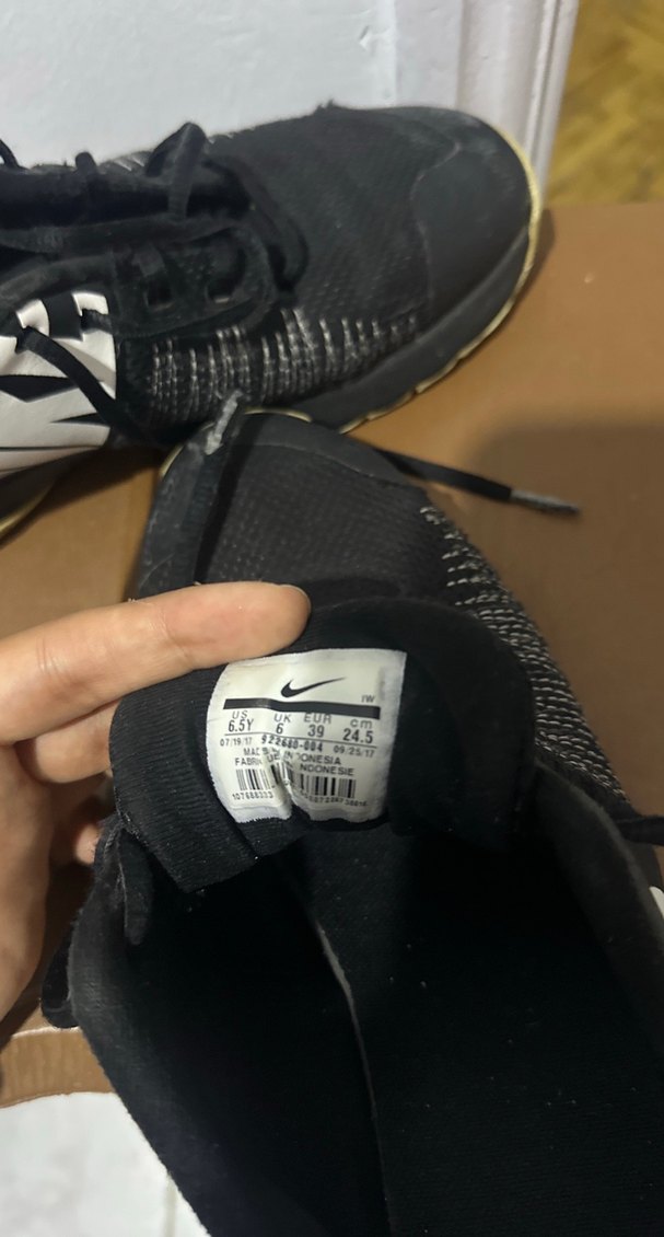 Nike Siyah Basketbol Ayakkabısı Velcro Detaylı - Görsel 3