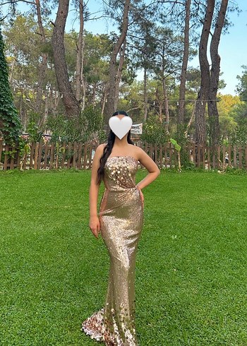 Parlak Gold Straplez Uzun Abiye Elbise