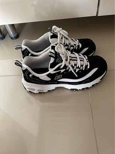 Skechers Az giyilmiş Skechers D?lites