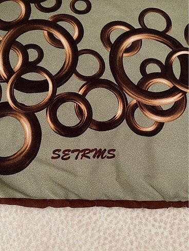 Setrems eşarp