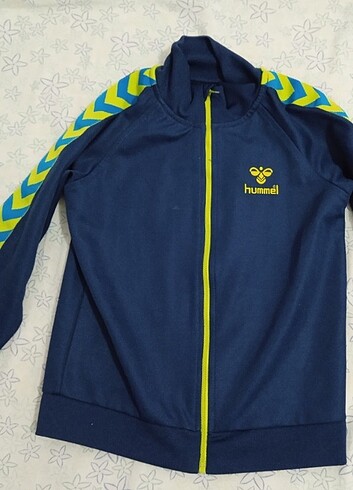 Hummel 9-10 yaş üst eşofman