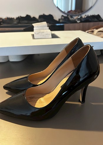Nine West Parlak Siyah Rugan Stiletto Ofis Ayakkabısı