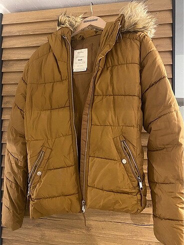 Bershka Beshka mont