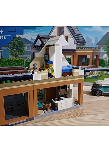 Diğer Lego Aile Evi Ve Elektrikli Araba Seti 60398