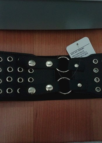 Tokalı Siyah Deri Rock Punk Kadın Kemer