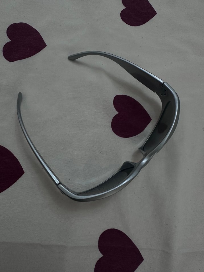 Gri Tokalı Sokak Stili Kadın Gözlüğü - Görsel 2