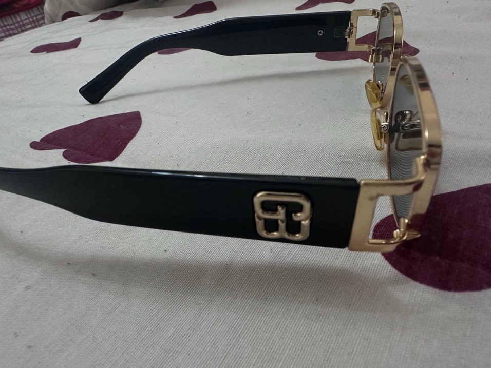 Altın Renkli Tokalı Klasik Gotik Kadın Gözlüğü - Görsel 2