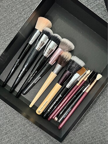 Anastasia Beverly Hills 15 adet fırça