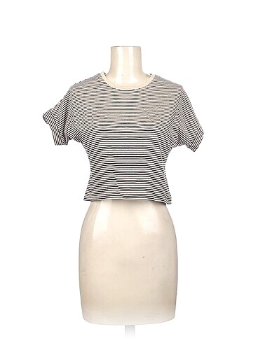 PreLoved T-shirt %70 İndirimli.
