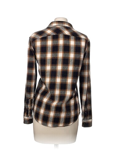 s Beden Pull and Bear Gömlek %70 İndirimli.