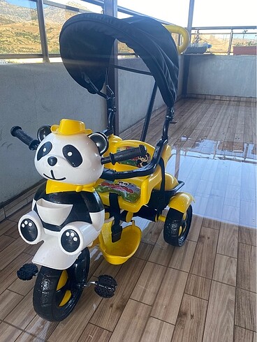 Üç tekerlekli panda kontrollü bisiklet
