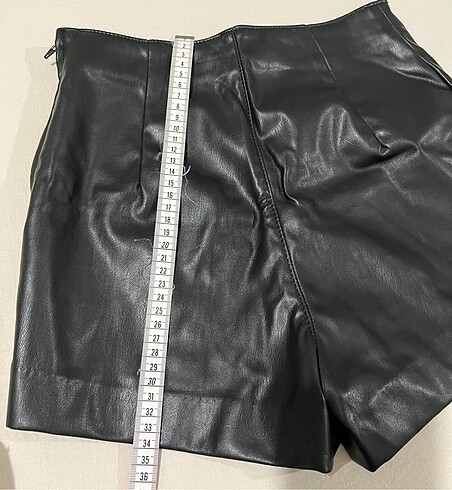 36 Beden H&M Suni Deri Şort