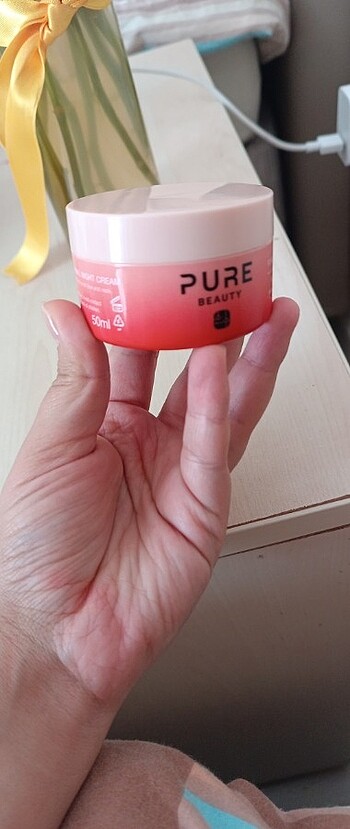 Diğer Pure beauty nemlendirici gece kremi
