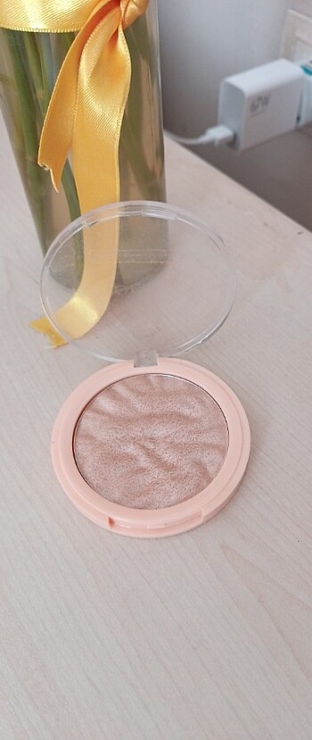 Revulotion highlighter 