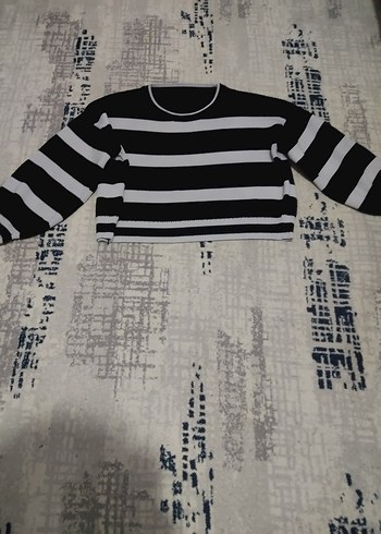 Siyah Beyaz Çizgili Kadın Kısa Triko Kazak - Görsel 4